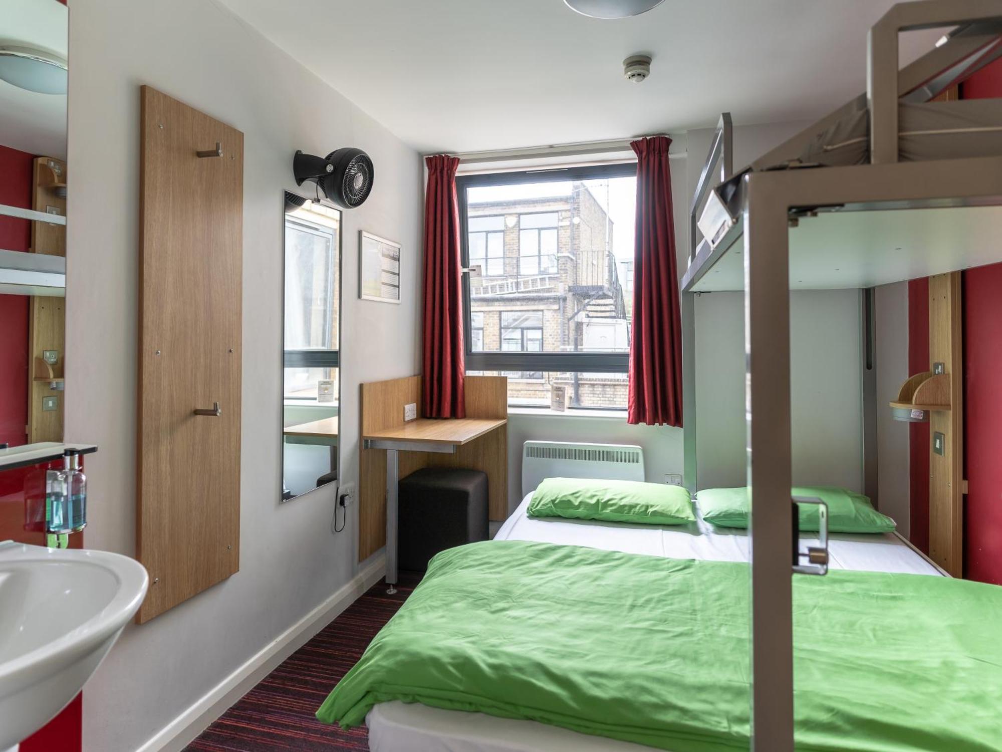 Yha Oxford Street Hostel